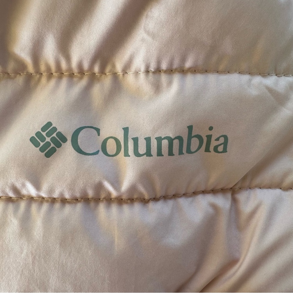 Columbia Women's Puffer Jacket - Light Pink - Picture 7 of 10